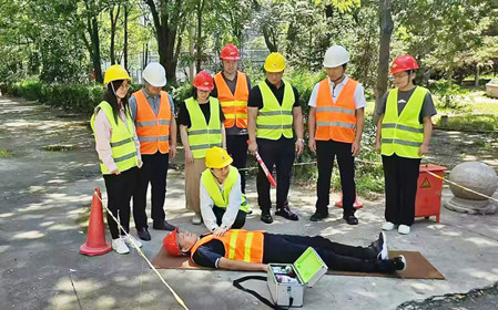 標(biāo)題：強(qiáng)化安全意識，提升應(yīng)急能力 呼和浩特分院舉辦觸電應(yīng)急演練活動
瀏覽次數(shù)：1945
發(fā)表時間：2024-08-27