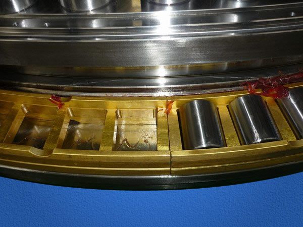 轉盤(pán)軸承分段保持架